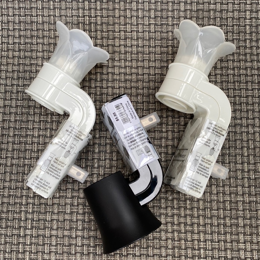 Nine!! Yes, 9 BNWT Amazing White Barn Wallflowers Fragrance Refills. 3 Plugs! - Picture 3 of 16